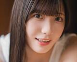 「豊満Iカップの23歳　純白ブラに真っ白タンクトップ姿が鮮烈　小日向優花デジタル写真集「純白」」の画像1