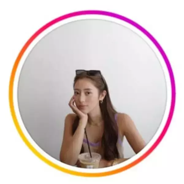 人気女性YouTuber、3カ月前に結婚していた　夫の顔もチラリ…夫婦2ショットに「お似合いの美男美女」「ほんま絵になる」