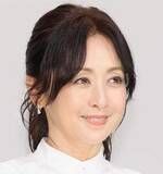 「「親子で似てる！」斉藤由貴の長女、26歳女優の蛍光ピンク編み込んだ最新スタイル「マジか…」「めちゃくちゃ可愛い！」」の画像1