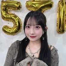 「誰かマネージャーさんに…」22歳女性アイドルが切実なお願い　「やばい」「時間止まってる！？」衝撃の集合写真にファン騒然
