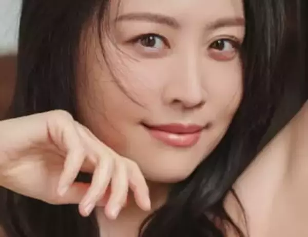 匂い立つ35歳女優の色香　「若い人とは違う」オトナの余裕　狙うは「令和の愛人」ポジション！