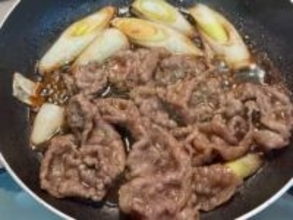 エリックサウス総料理長が伝授「台所で、ひとり立ったまま」楽しむ「キッチンすき焼き」とは！？「すごく幸せな気持ちになりました」