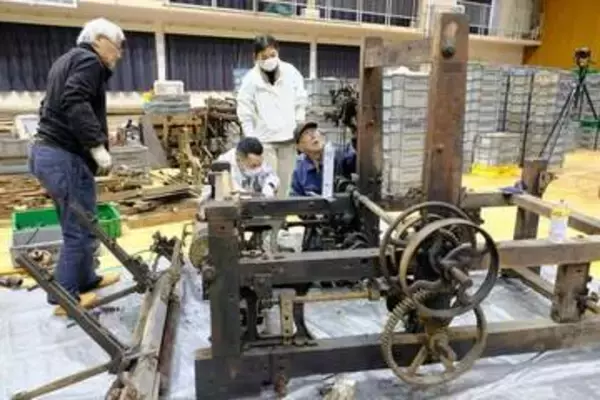 半分は木材、半分は金属…丹後ちりめんを織った昭和初期の力織機　1937年登録の「半木製織機」復元へ　技術者「懐かしい、昔はようけあった」