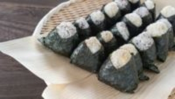 「お母さんの愛を感じる！」　食卓いっぱいの朝ごはん　「私にとって母の味はおにぎりです」