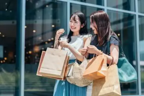 ファッションの参考にする国はどこ？…50代以上の女性は「フランス」、10〜40代女性は？