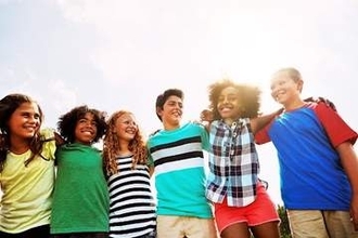 いらっしゃいませ！→「1人で来ました」1人起立→「2人で来ました」2人起立　初対面で仲良くなれるリズムゲーム