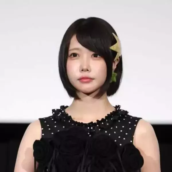 あのちゃん、雨の日のショーパン姿に「雨が似合う」「脚めっちゃきれい！」「水も滴る良いアーティスト」　幻想的な近影が話題