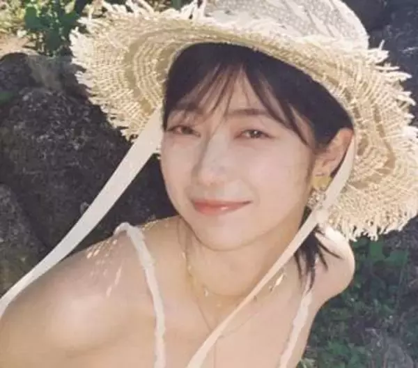 180センチの長身女優・蔦谷里華　初写真集で完璧ボディが炸裂　タイトル「泥中の華」に込めた決意
