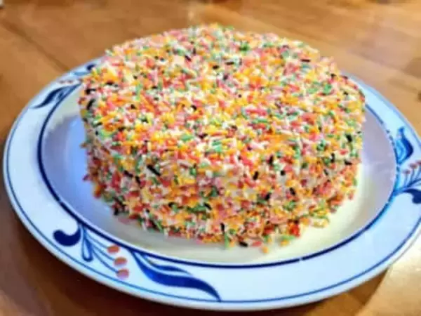 「正月にこれを食べるのが儀式」に大反響　妹が作るケーキに「1年楽しく過ごせそう」「夢と愛が詰まってる」