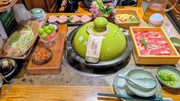 本当に食べられる！？「毒キノコ鍋」　中国で味わってみた　加熱時間をタイマーで厳密に計られ…名前と電話番号を記入　そのおいしさは…