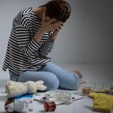 「産後ワンオペで心身崩壊寸前の妻　それでも夫は夜のお店通いをやめない　「家事育児やってる」のセリフに絶望【夫婦関係修復カウンセラーが解説】」の画像1