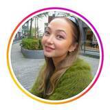 「「沖縄来てたの？」母は80年代アイドル…27歳タレント、真っ赤なオープンカーの助手席でポーズ　「世界一かわいい」「うらやましすぎる」」の画像1