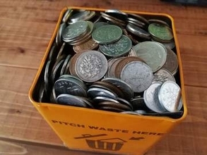銀行に持ち込むと、ヘタすりゃ赤字？　キャッシュレス化で大量に貯まった「1円玉と5円玉」の処理方法に2500万インプレッション