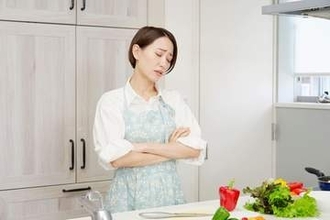 疲れた日はサボってOK！みんなが真っ先に手を抜く家事ランキング　2位は「掃除」1位は？