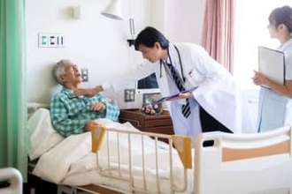 「最近歩かなくなった」「食が細くなった」親の変化を見逃さない　75歳以上対象のフレイル健診で早期発見、介護予防に【社会福祉士が解説】