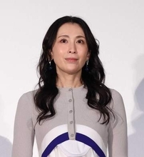 48歳の雛形あきこ　22年ぶり写真集は「肩の力が抜けた自然な自分」　封印してきた水着グラビアはビキニや変形ワンピで開放