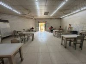 海外の小さな町で、昼食中にスマホ強奪、追跡中に転倒負傷も…警察が犯人制圧し奪還　集まった住民50人の対応に救われた体験談