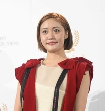 「見えそうで見えてる」28歳タレント、うっすら…リゾートコーデにネット騒然　「透け透け」「どんどん綺麗に」