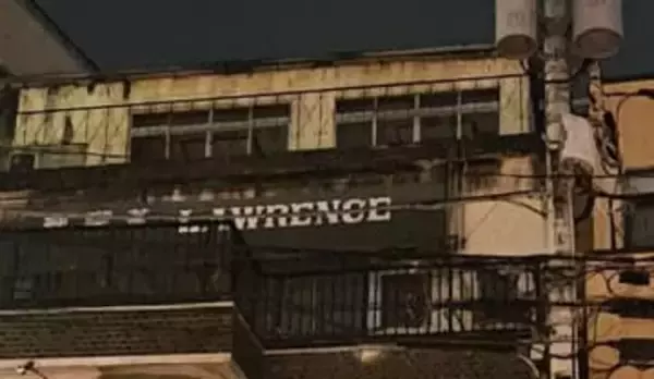 「廃墟だと思ったら営業中だった」鉄格子の先にあったのは……“旅のエキスパート”も驚く喫茶店