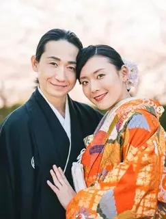 まるでドラマみたい！“SHOGUNカップル”、桜の下で結婚報告　大ヒットシリーズで共演→公私を支え合う関係に　「最高の夫婦」祝福あふれる