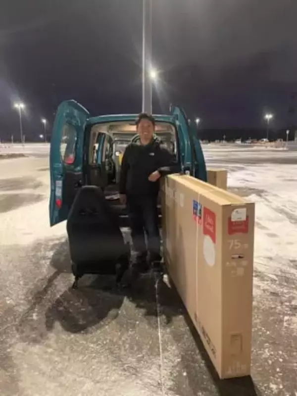 「詰んだ…！？」思い切って大型テレビを購入！→車のトランクに入らず……どうやって持って帰ったの？
