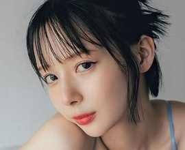 隠しきれない豊満バスト　岡田紗佳、白Tシャツ姿はラフなのに色気ムンムン 「運気が上がる?!」