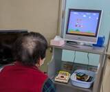 「マリオ3に夢中の85歳女性　レトロゲームをデイサービスに導入「うちのばあちゃんもテトリスしてました」」の画像1