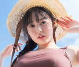 「小顔以上に主張する93センチバスト　19歳グラドルのとろけるマシュマロボディ　ローアングルショットは必見！」の画像1