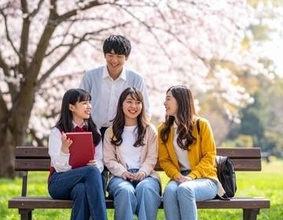 大学1年生になって、声をかけられ仲良しに→「無料で英語を教えるよ」と言われ喜んでいたら……親から止められ、その理由にゾッ！