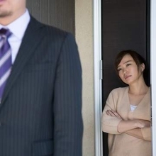 「財産を隠しているのでは」結婚5年、給料明細を見せない夫　年収もボーナスも知らない妻「合法的に調べる方法はありますか」【弁護士が解説】