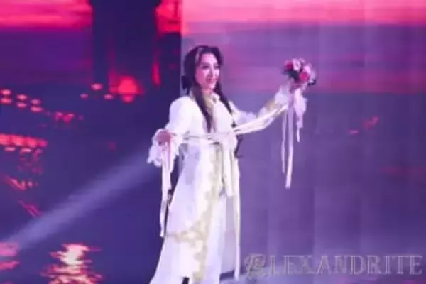 障がいや難病の子どもたちへ…宝塚歌劇団OG12人が「ベルばら」「エリザベート」をオムニバスで熱演　大阪で初開催のチャリティー公演が生まれた理由