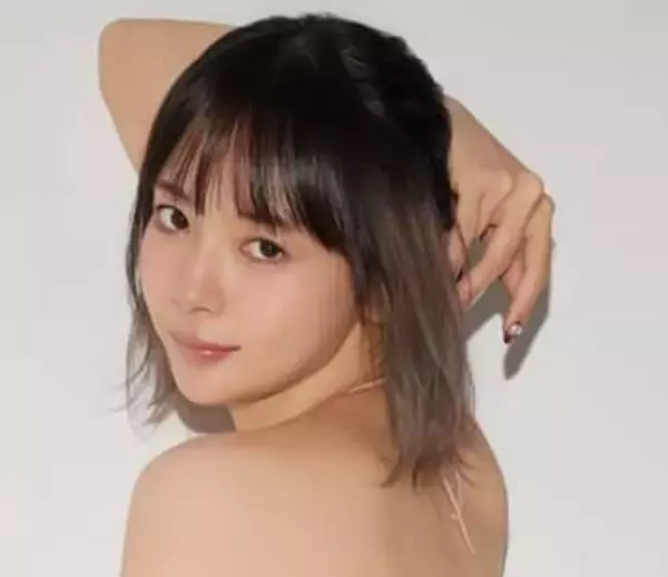 女神のヒップラインと脚線美　青学卒の31歳モデル　国宝級の美脚見せつけ彼シャツ姿も