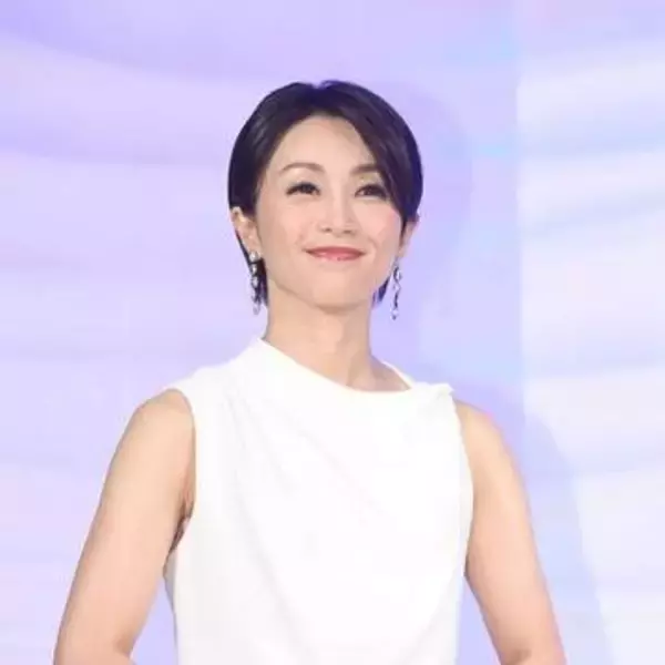 「「これはまた！」「美しすぎます」55歳女優、印象ガラリの着物姿にファンうっとり　「何を着ても似合う」「絵になります」」の画像