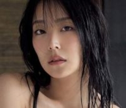 濡れ髪＆ランジェリー姿であふれる色香 元NMBの28歳美女は「アイドル枠のサイズ感を超えた」 みうらじゅん&リリー・フランキー絶賛