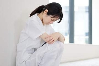 「加害が許される治外法権の場所」「看護師だって一人の人間」　認知症患者からのハラスメント、医療・介護職員の4人に1人が「ほぼ毎日」