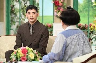端正な顔立ちは俳優父とそっくり　芸能一家育ちの長身モデルが俳優デビュー　祖父を「裕也」と呼び捨てにした驚きエピソード【徹子の部屋】