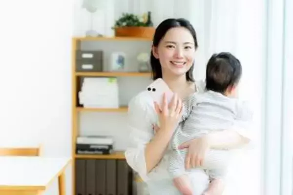 【子育て世帯の情報収集】半数以上が「AIに聞く」時代へ　人気はChatGPTとGeminiの2強
