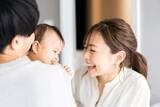 「子供は贅沢品？……20代の100%が出産希望するも→90％が悩む理由は？」の画像1