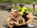 「レーシングバイクと猫が一体化！山口・萩の「猫寺」にチェーンソーアートの「猫バイク」登場　ツーリングのバイカーらの人気スポットに」の画像1