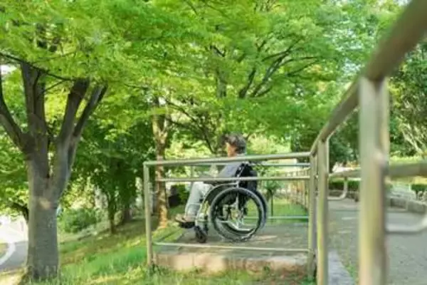 「家族の家事は対象外」介護保険の限界…同居の母を介護、仕事と介護の両立が困難になった42歳会社員　月1万円程度で利用できる“保険外サービス”とは？【社会福祉士が解説】