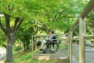 「家族の家事は対象外」介護保険の限界…同居の母を介護、仕事と介護の両立が困難になった42歳会社員　月1万円程度で利用できる“保険外サービス”とは？【社会福祉士が解説】