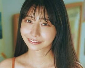 すべすべ＆ぷるんぷるんの美ボディに食い込むブラの紐　元AKB48の26歳鈴木優香　浴室の後ろ姿だけで魅了
