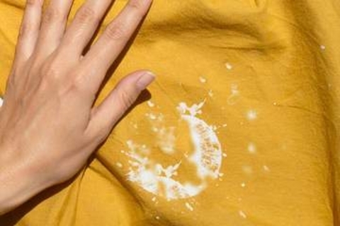 お気に入りのスカート→うっかり漂白剤を垂らして“白シミ”に　「どうせ捨てるなら」とリメイクしたら……「最初からこういう柄かと」