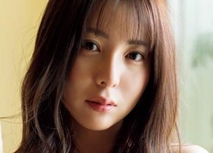 Tバックショーツがきつきつ？元会社員の次世代グラドル橘舞　89・61・85をひっさげてFLASHに凱旋グラビア　大人の色香に「デカ尻たまらん、一生推す！」
