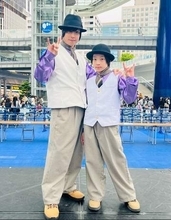 息ぴったりのダンス、ふたりの関係はまさかの……　306万回再生された動画に「兄弟にしか見えない」「DNA素晴らしい」