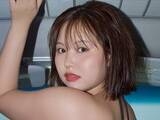 「色気たっぷりモンスター級ボディ　元NMB48・本郷柚巴、迫力のマシュマロをグラビアムックで公開」の画像1