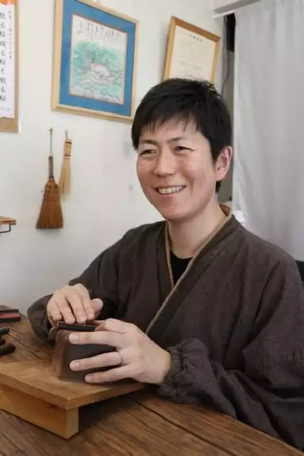３㎝四方に刻まれた唯一無二の美しさ…脱はんこ、量産品全盛の時代でも　4度目の挑戦で全国最高賞に輝いたはんこ職人が語る技と熱