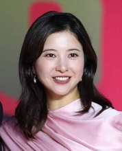 吉高由里子38歳、「同中」で1年先輩だった仲良し俳優の誕生日を祝福　意外な交友関係に「素敵なご縁ですね」「同じ学校やったんですか」