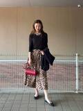 「「大阪のおばちゃんだけのものじゃない」50代、174cm女性が魅せるヒョウ柄×ユニクロコーデ　「モデルさんみたい！」「なんて美しい」」の画像1