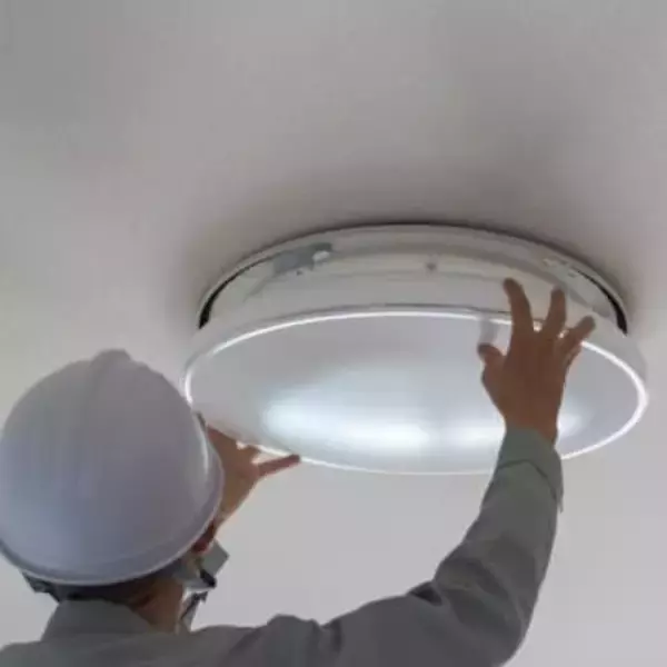 蛍光灯の製造終了が、もうすぐ……今の照明をLEDに変えたいけれど→絶対やってはいけないこととは？【専門家が解説】